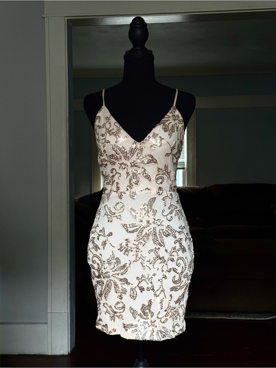 Windsor Dresses & Skirts - Windsor Josquim Ivory Gold Sequin Bodycon Mini Dress